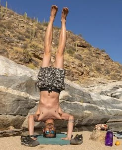 Keen Newport H2 Für Herren | Raya Black -Keen Verkäufe H2AllNonMonoPDPLifestyleMens2 5d084cab 0091 4802 aabe d153d04c24e1