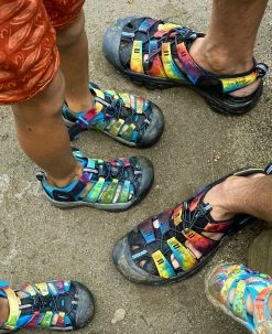Keen Newport Retro Für Herren | Original Tie Dye -Keen Verkäufe Retro TieDye M PDP Lifestyle 3