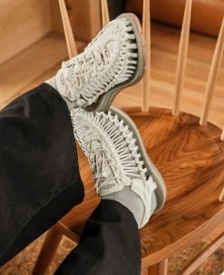 Keen UNEEK Sneaker | White Cap/Cornstalk -Keen Verkäufe WUNEEKOGLifestylePDPLeft